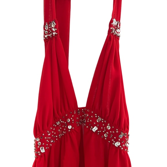 Victoria’s Secret’s nightgown. - Picture 3 of 9
